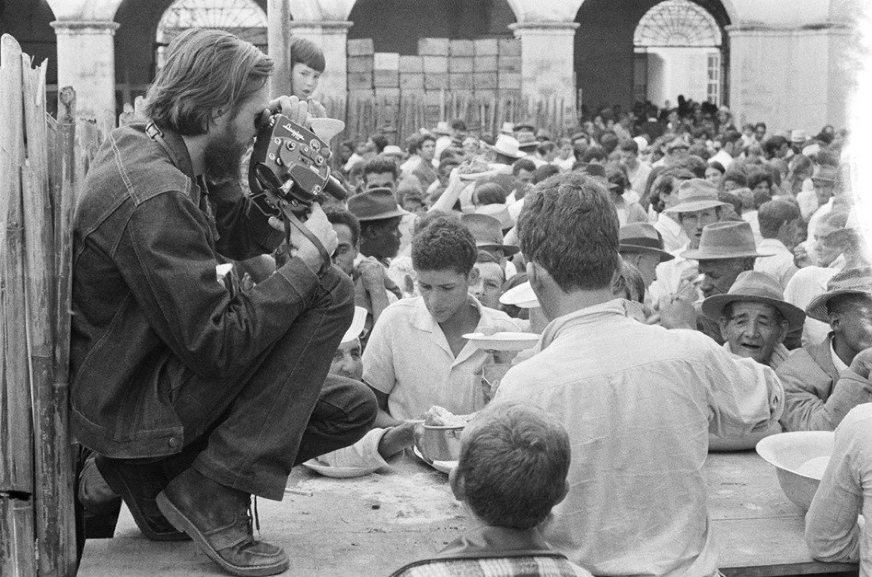  Museu Nacional da RepÃºblica recebe exposiÃ§Ã£o do cineasta e fotÃ³grafo Jorge Bodanzky, com obras produzidas durante a ditadura militar.  ExposiÃ§Ã£o - Que PaÃ­s Ã© Este 