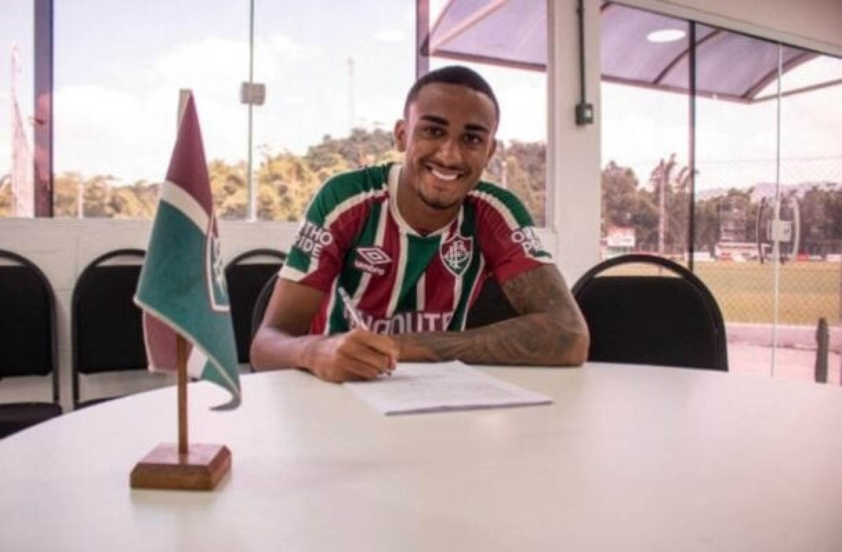 Remo confirma contratação por empréstimo de dois atletas do Fluminense
