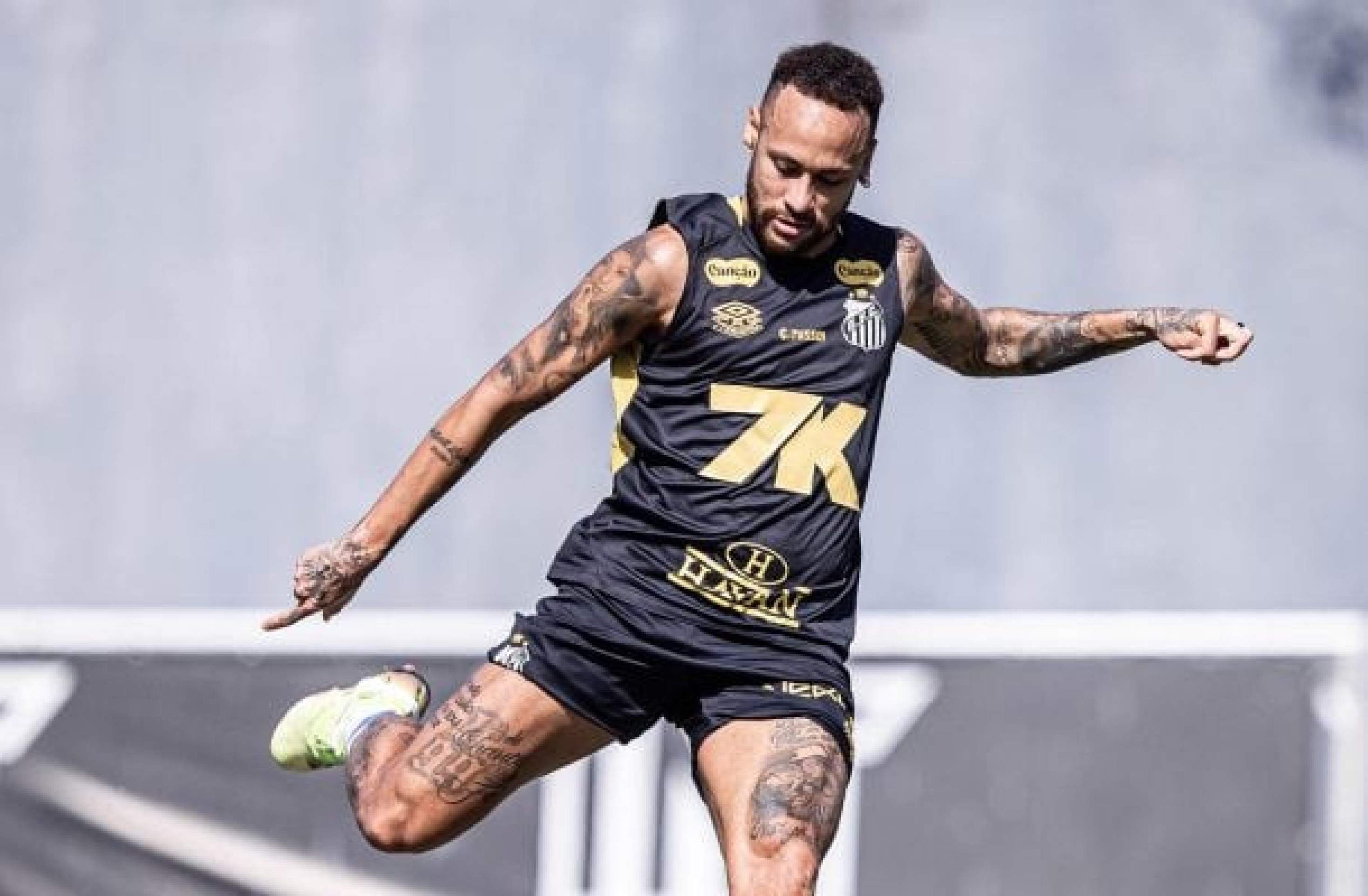 Neymar pode voltar aos treinos, e Gil desfalca Santos contra o Fortaleza Neymar pode voltar aos treinos, e Gil desfalca Santos contra o Fortaleza