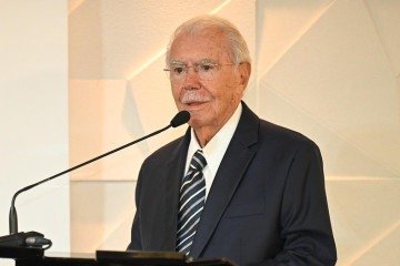 A cerimônia ocorreu na sede do tribunal, em Brasília, e reuniu autoridade dos Três Poderes para destacar o papel histórico de Sarney na transição do regime militar (1964-1985) para a Nova República -  (crédito: Antonio Leal/Reprodução/Tribunal de Contas da União)