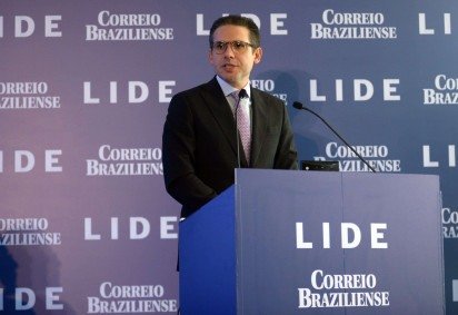 Além de criticar o tamanho da conta de isenções fiscais, de R$ 800 bilhões, Hugo Motta ataca: queremos um estado mais eficiente -  (crédito: Fotos: Ed Alves/CB/D.A Press)