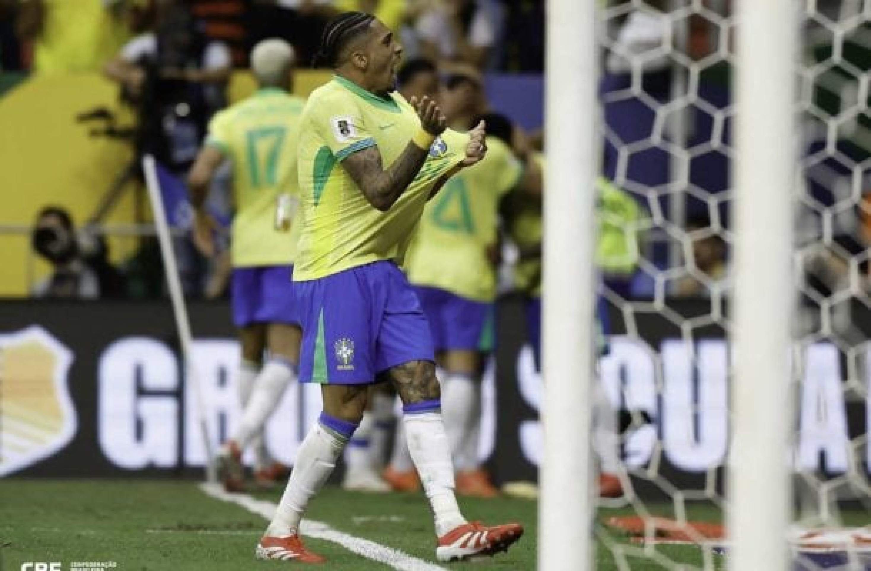 Raphinha destacou a solidez defensiva do Brasil nos primeiros jogos com Ancelotti -  (crédito: Foto: Rafael Ribeiro/CBF)