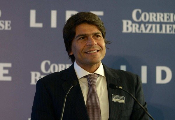  Ed Alves CB/DA Press