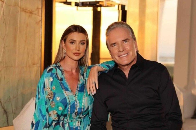 Ana Paula Siebert quebra o silêncio sobre suposta crise com Roberto Justus após flagra com homens - (crédito: Observatorio dos Famosos) Ana Paula Siebert quebra o silêncio sobre suposta crise com Roberto Justus após flagra com homens - (crédito: Observatorio dos Famosos)
