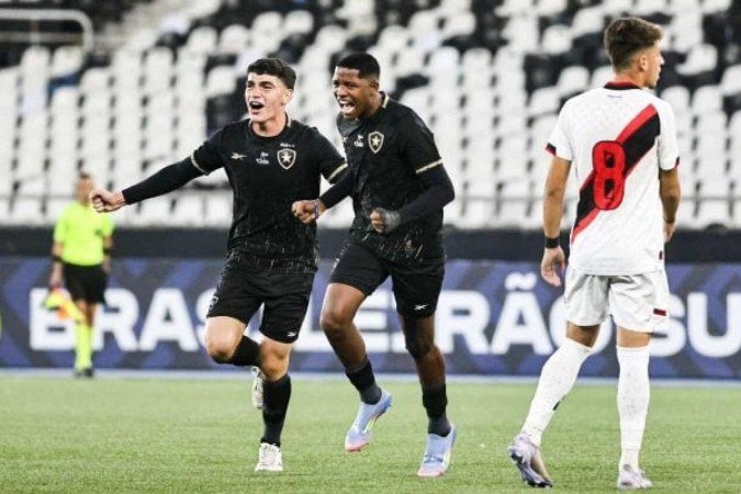 Botafogo goleou o Atlético-GO e segue com - (crédito: Foto: Divulgação/Botafogo) Botafogo goleou o Atlético-GO e segue com - (crédito: Foto: Divulgação/Botafogo)