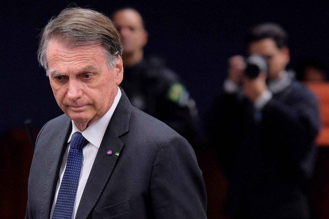 Jornais estrangeiros lembraram que essa é a primeira vez que um presidente brasileiro é julgado por crimes relacionados a golpe de Estado - (crédito: Reuters) Jornais estrangeiros lembraram que essa é a primeira vez que um presidente brasileiro é julgado por crimes relacionados a golpe de Estado - (crédito: Reuters)