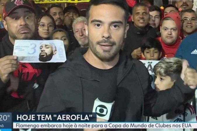 Torcedor do Flamengo levou nota falsa de R$ 3 para protestar contra Gerson - (crédito: Foto: Reprodução) Torcedor do Flamengo levou nota falsa de R$ 3 para protestar contra Gerson - (crédito: Foto: Reprodução)