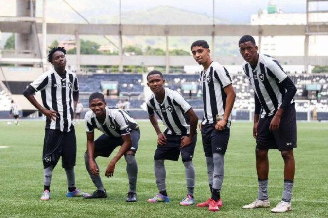 Botafogo goleia Cuiabá pelo Brasileirão Sub-17 - (crédito: Foto: Arthur Barreto/ BFR) Botafogo goleia Cuiabá pelo Brasileirão Sub-17 - (crédito: Foto: Arthur Barreto/ BFR)