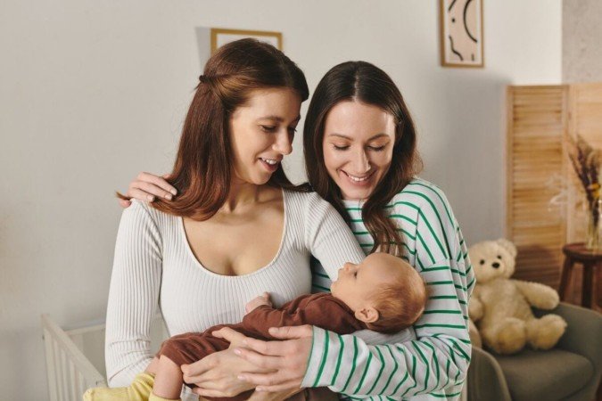 A reprodução assistida por casais homoafetivos masculinos e femininos é legal no Brasil desde 2015 (Imagem: LightField Studios | Shutterstock) - (crédito: EdiCase) A reprodução assistida por casais homoafetivos masculinos e femininos é legal no Brasil desde 2015 (Imagem: LightField Studios | Shutterstock) - (crédito: EdiCase)