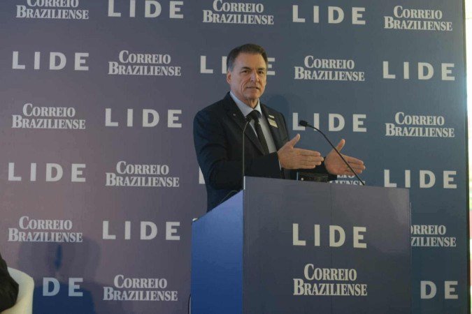 Galassi também criticou as altas taxas cobradas pelas operadoras de vouchers de alimentação e refeição, classificando a intermediação financeira de Galassi também criticou as altas taxas cobradas pelas operadoras de vouchers de alimentação e refeição, classificando a intermediação financeira de