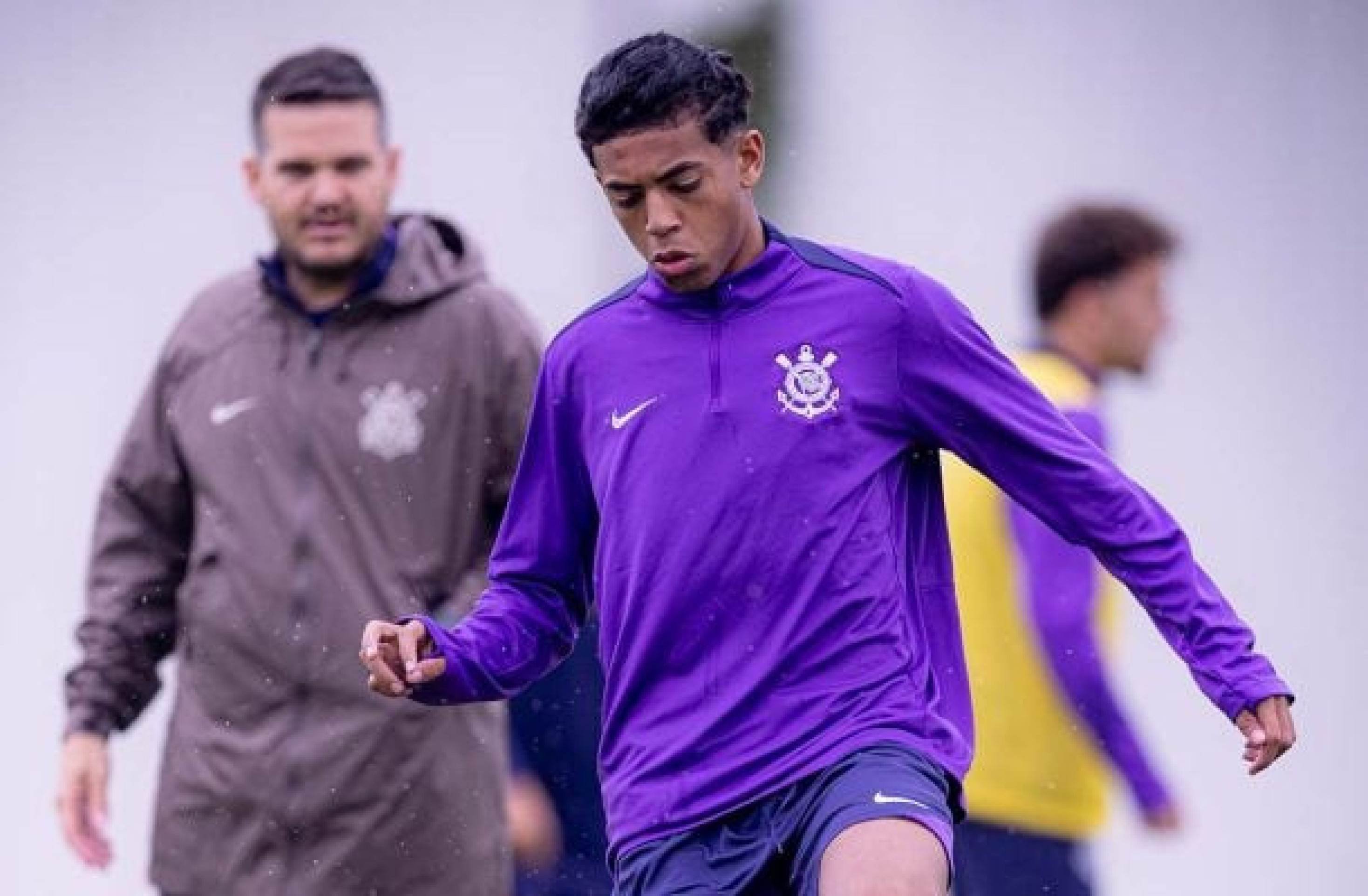 Corinthians inscreve jogador de 16 anos para jogar no Brasileirão