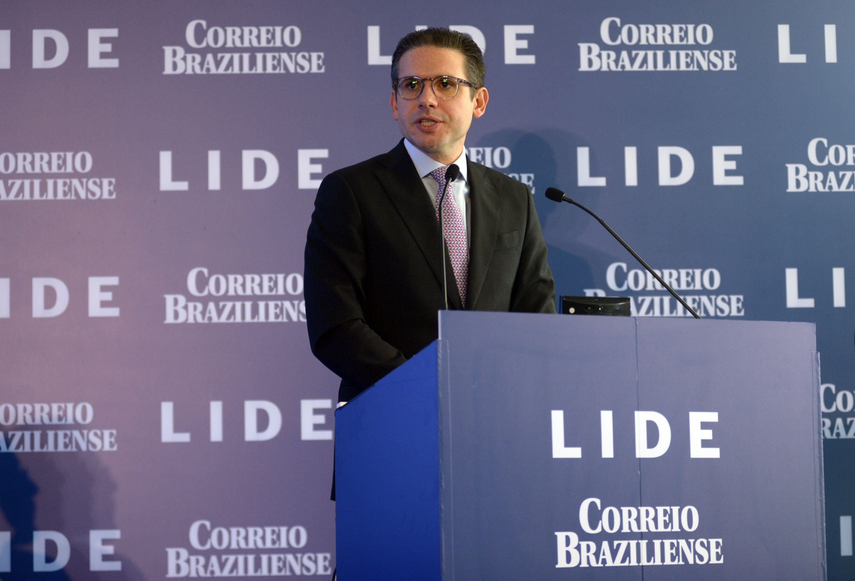 Hugo Motta defende corte de gastos e reforma administrativa