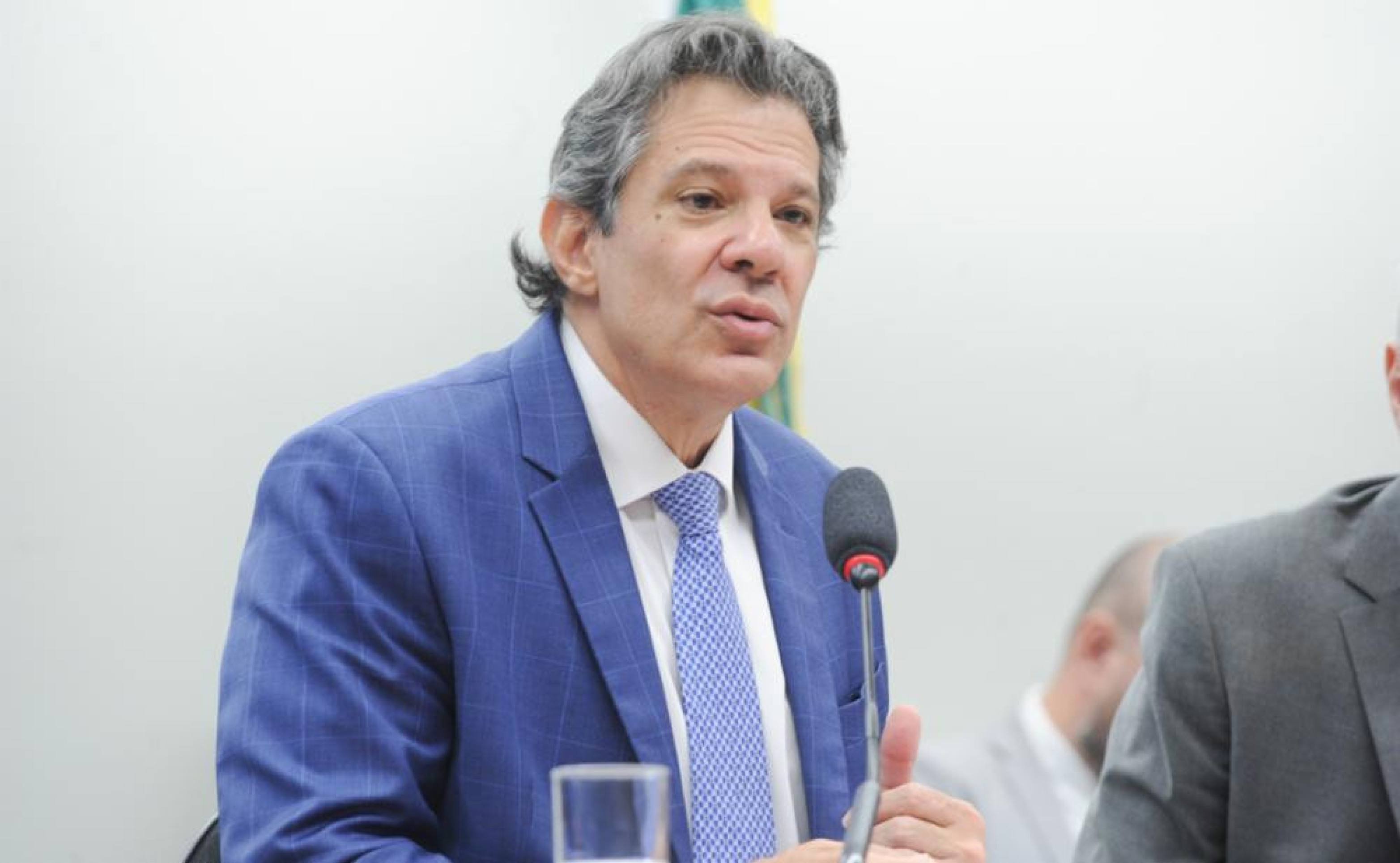 Haddad garante revisão de isenções e descarta mudança na meta fiscal