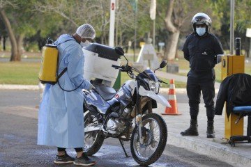 Nova suspeita de gripe aviária mantém interdição do Zoo de Brasília