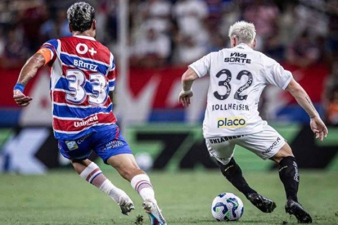 ROLLHEISER - AssistÃªncia absurda para o gol de Barreal, o primeiro do Peixe. Ainda ajudou na marcaÃ§Ã£o, voltando quase sempre atÃ© o fim. No segundo tempo, definiu o jogo, fazendo um lindo gol nos acrÃ©scimos. NOTA 8,5. Foto: Raul Baretta/ Santos FC.