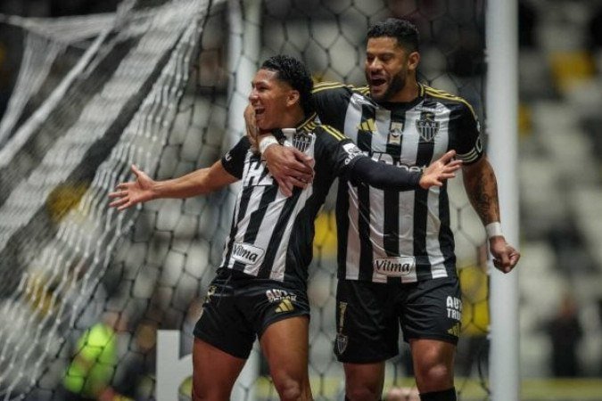 Rony e Hulk comemoram. Afinal, com o triunfo por 1 a 0 diante do Inter, Galo sobe na tabela. Colorado no Z4 - (crédito: Foto: Pedro Souza / Atlético) Rony e Hulk comemoram. Afinal, com o triunfo por 1 a 0 diante do Inter, Galo sobe na tabela. Colorado no Z4 - (crédito: Foto: Pedro Souza / Atlético)