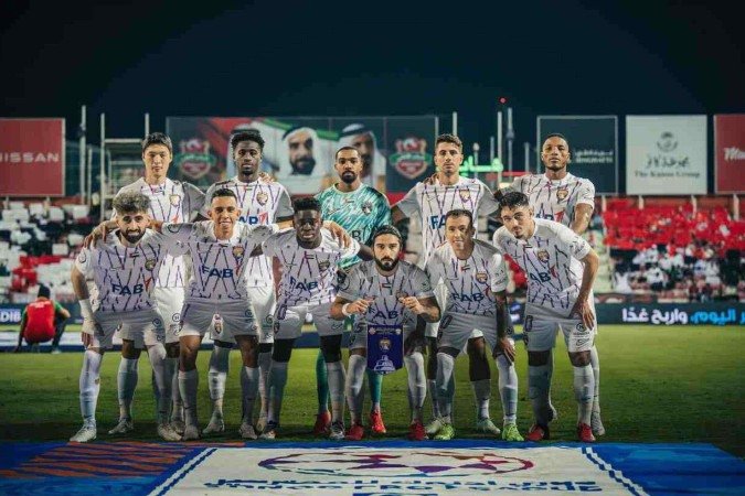 Equipe do Al Ain em registro pré-jogo durante compromisso do campeonato nacional por pontos corridos, em 2025 - (crédito: Divulgação) Equipe do Al Ain em registro pré-jogo durante compromisso do campeonato nacional por pontos corridos, em 2025 - (crédito: Divulgação)