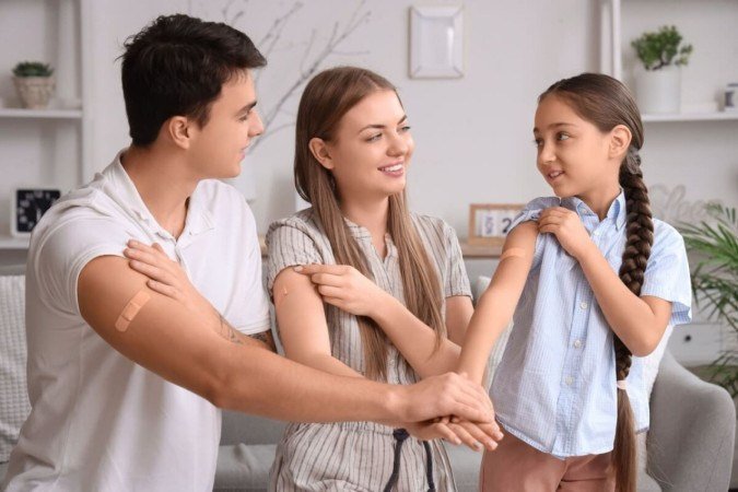 As vacinas oferecem proteção contra doenças em diferentes fases da vida (Imagem: Pixel-Shot | Shutterstock) - (crédito: EdiCase) As vacinas oferecem proteção contra doenças em diferentes fases da vida (Imagem: Pixel-Shot | Shutterstock) - (crédito: EdiCase)