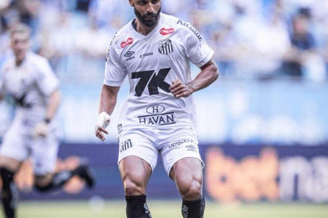 THACIANO - Entrou no lugar de Tiquinho e pouco tocou na bola. NOTA 5,5. Foto: Raul Baretta/ Santos FC.