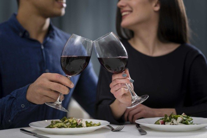 Jantar romântico no dia dos namorados
 -  (crédito: Reprodução/Freepik)