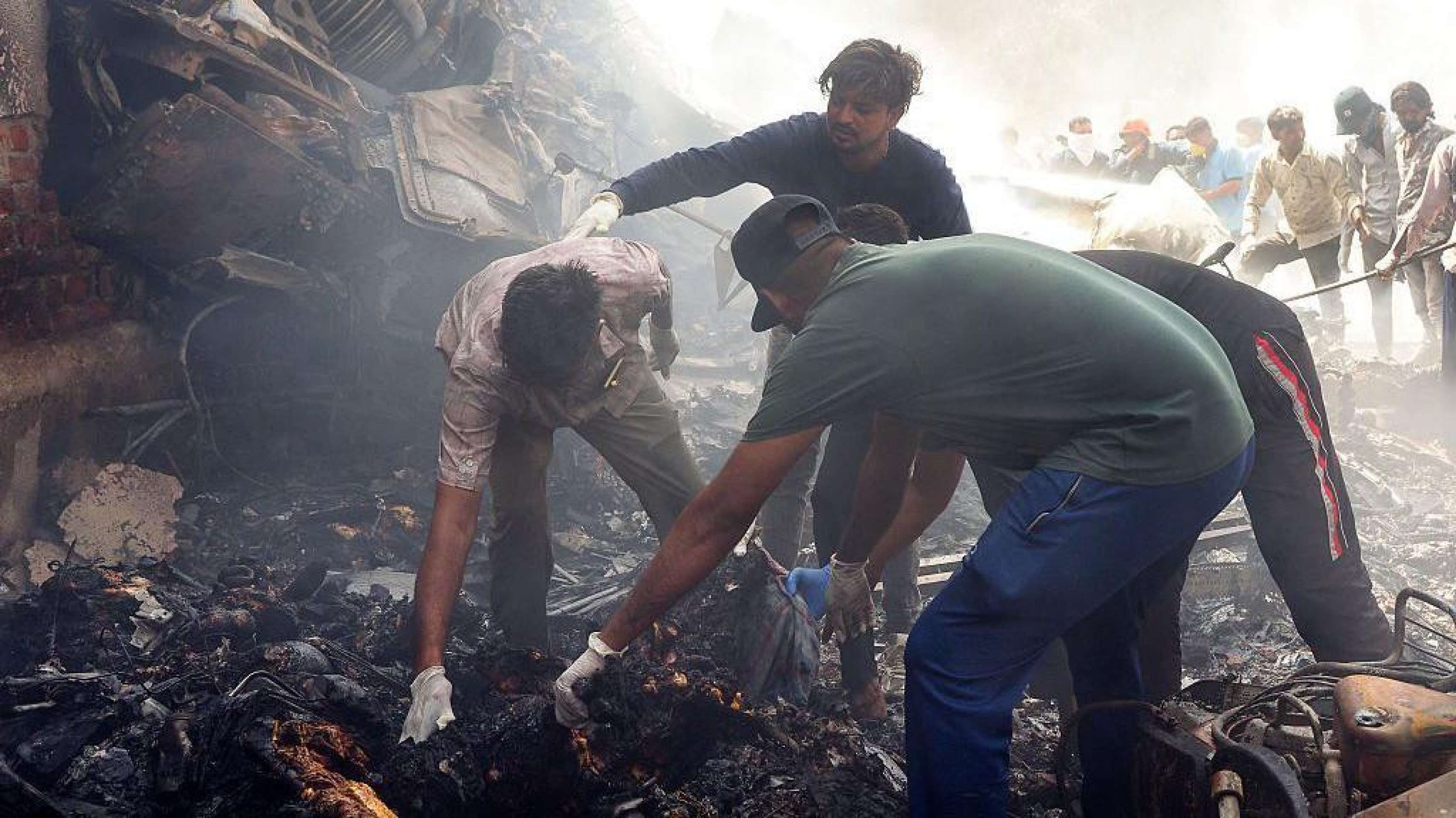 O avião da Voe caiu em Vinhedo e não deixou sobreviventes -  (crédito: Isaac Fontana/EPA)