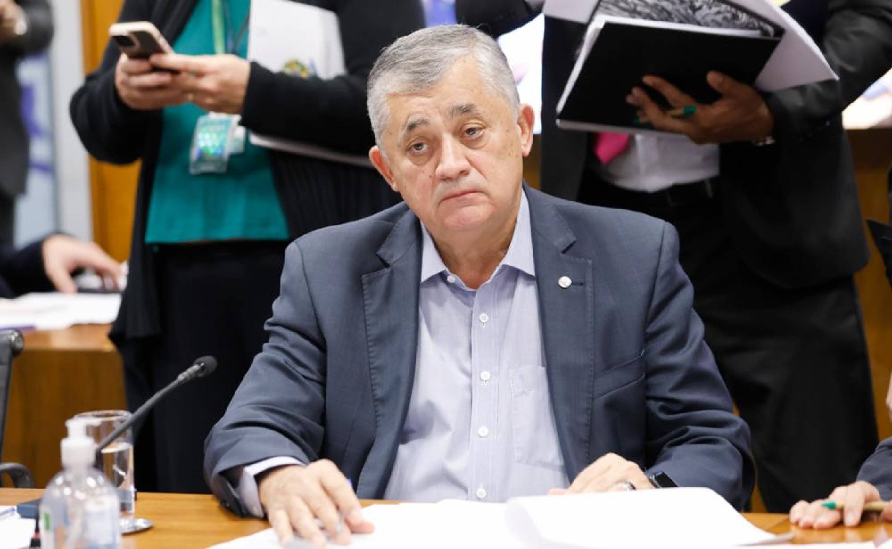 Líder do governo na Câmara, José Guimarães será submetido a cirurgia no coração