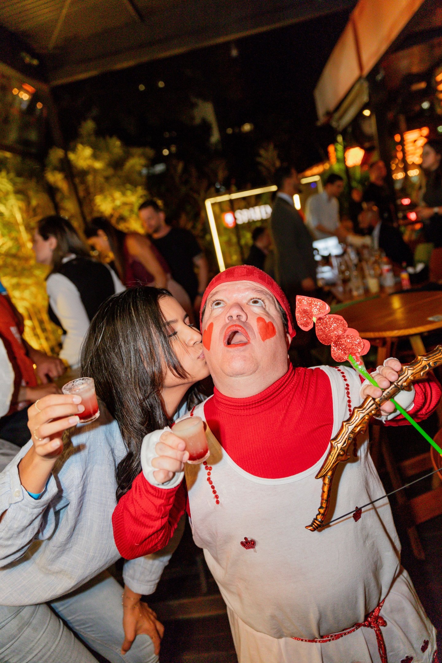Sozinho e com orgulho! Eventos celebram pessoas solteiras no Dia dos Namorados