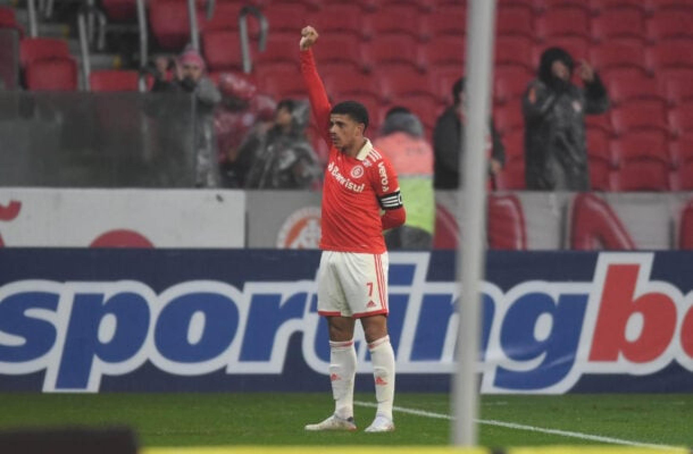 Postagem de Taison causa ansiedade para um possível retorno ao Inter