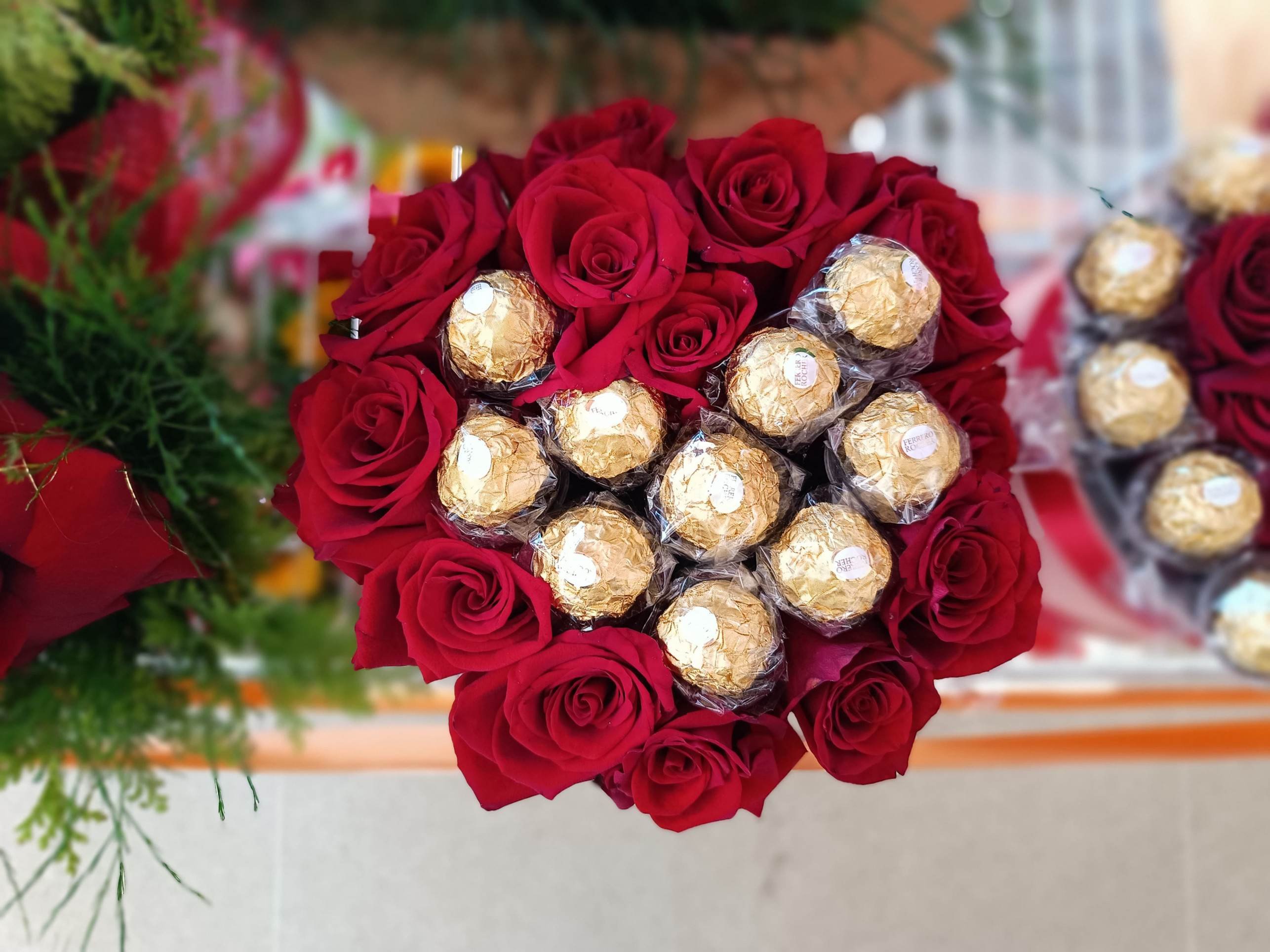 Floriculturas e salões de beleza em alta para o Dia dos Namorados