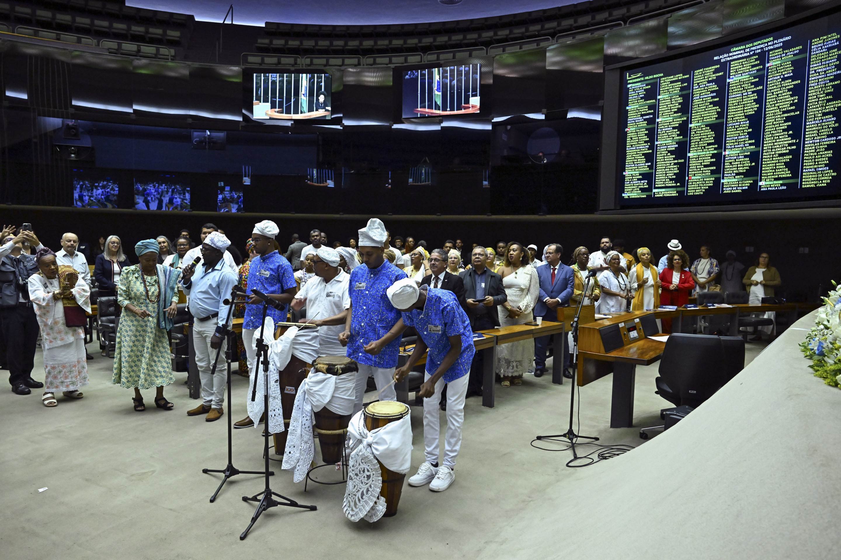 Homenagem ao centenário de nascimento de Mãe Stella de Oxóssi no Congresso Nacional      