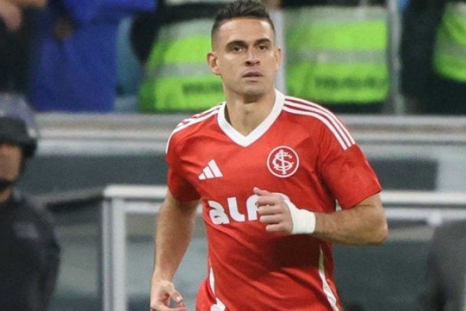 BORRÉ – Muito ativo na área nos primeiros minutos, quase marcou de cabeça no início do jogo. Na etapa final, foi o mais perigoso, obrigando Everson a fazer grande defesa e depois acertando a trave. Saiu aos 23 minutos para a entrada de Enner Valencia. NOTA: 6,5. Foto: Ricardo Duarte / Internacional