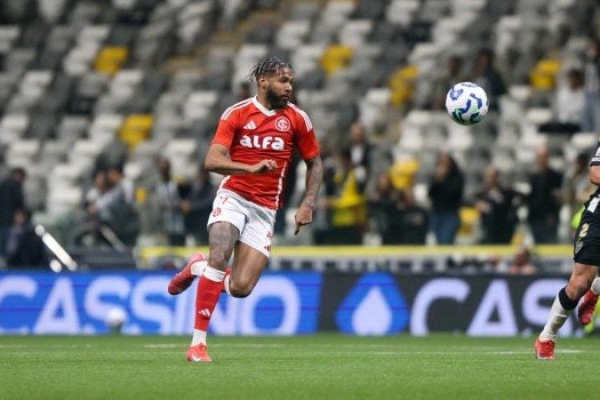 WESLEY – Puxou bem os ataques pela esquerda, levando vantagem sobre a marcação nos primeiro minutos. Mas depois que Cuca jogou Alan Franco para ajudar na marcação, perdeu muito da sua intensidade. NOTA: 6,0. Foto: Ricardo Duarte / Internacional