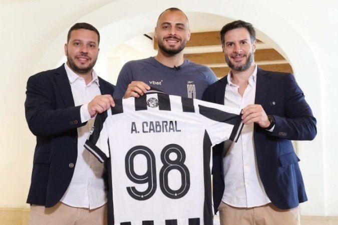 Arthur Cabral foi apresentado como novo jogador do Botafogo - (crédito: Foto: Vitor Silva/Botafogo) Arthur Cabral foi apresentado como novo jogador do Botafogo - (crédito: Foto: Vitor Silva/Botafogo)