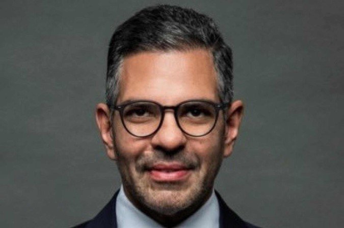 Empresário indiano Sunjay Kapur morreu na Inglaterra após sofrer parada cardíaca durante partida de polo - (crédito: Reprodução/X) Empresário indiano Sunjay Kapur morreu na Inglaterra após sofrer parada cardíaca durante partida de polo - (crédito: Reprodução/X)