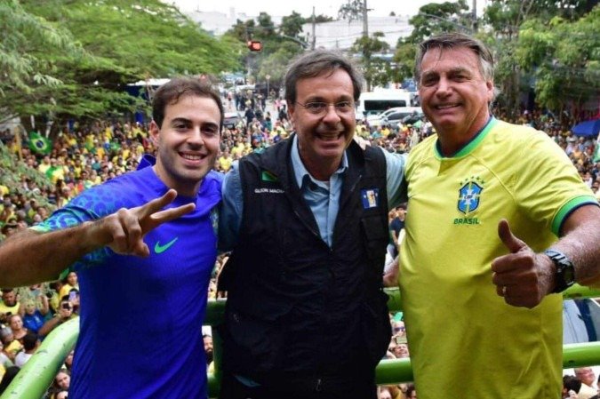 "Estou muito triste com isso. O meu pai é um exemplo para mim e me ensinou valores importantes como integridade e família", diz Gilson Filho - (crédito: Reprodução/Redes sociais) "Estou muito triste com isso. O meu pai é um exemplo para mim e me ensinou valores importantes como integridade e família", diz Gilson Filho - (crédito: Reprodução/Redes sociais)