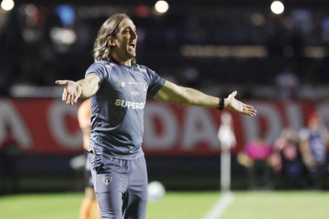 São Paulo descarta demitir Luis Zubeldía - (crédito: Foto: Rubens Chiri e Paulo Pinto/Saopaulofc.net) São Paulo descarta demitir Luis Zubeldía - (crédito: Foto: Rubens Chiri e Paulo Pinto/Saopaulofc.net)