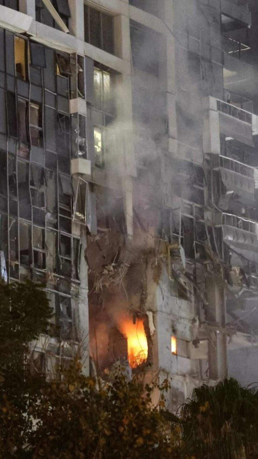 Imagens de Tev Aviv, em Israel, após bombardeio do Irã -  (crédito: Jack GUEZ / AFP)