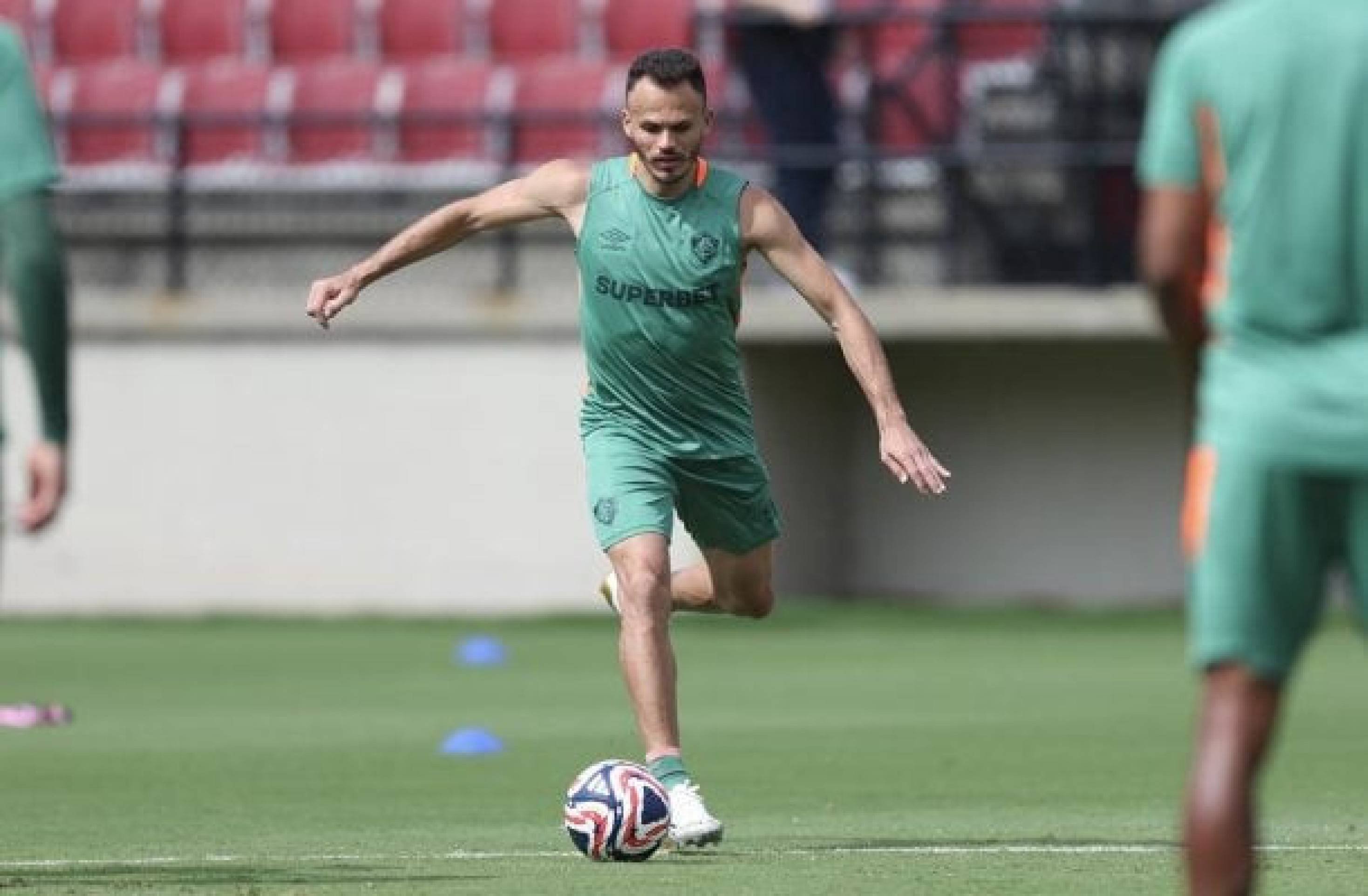 Renê, do Fluminense, diz que Borussia é favorito, mas destaca: Podemos surpreender’