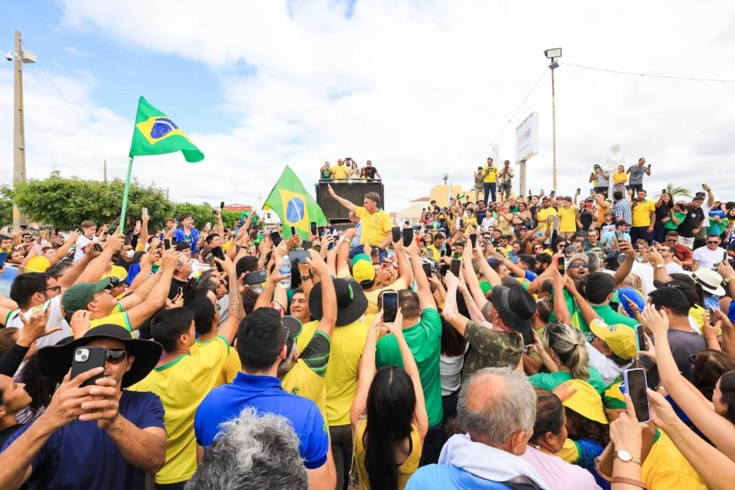Bolsonaro faz campanha no RN no dia da prisão de Gilson Machado Bolsonaro faz campanha no RN no dia da prisão de Gilson Machado