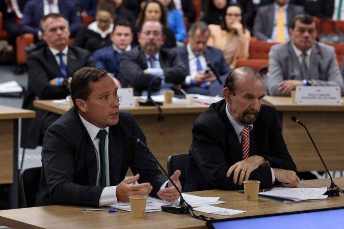 Bolsonaro cumprimenta Cid ao chegar ao STF para prestar depoimento - (crédito: Ton Molina/STF) Bolsonaro cumprimenta Cid ao chegar ao STF para prestar depoimento - (crédito: Ton Molina/STF)