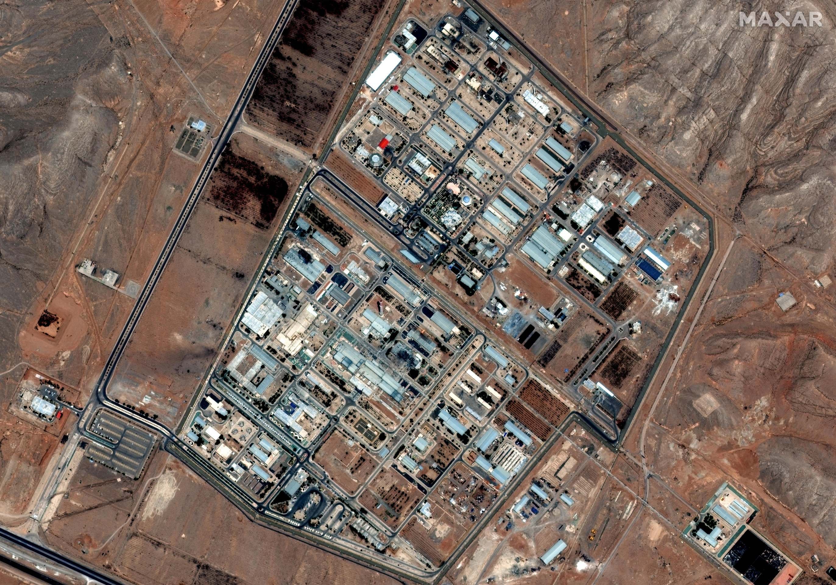 Esta imagem de satélite fornecida pela Maxar Technologies mostra a instalação de enriquecimento nuclear de Isfahan, no centro do Irã, em 3 de junho de 2025. Lançada na madrugada de 13 de junho de 2025, a operação israelense teve como alvo as defesas aéreas iranianas e atingiu importantes instalações nucleares e militares, matando dezenas de pessoas, incluindo comandantes do exército e cientistas atômicos, segundo Teerã.
