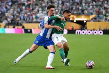 Vitor Roque sofreu com a marcação dura da faltosa defesa do Porto na estreia alviverde na Copa do Mundo de Clubes da Fifa -  (crédito:  Getty Images via AFP)