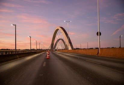 Livro parte do questionamento de o patrimônio da capital se resumir aos monumentos presentes nos cartões-postais -  (crédito:  Mariana Campos/CB/D.A Press) -Livro parte do questionamento de o patrimônio da capital se resumir aos monumentos presentes nos cartões-postais -  (crédito:  Mariana Campos/CB/D.A Press)