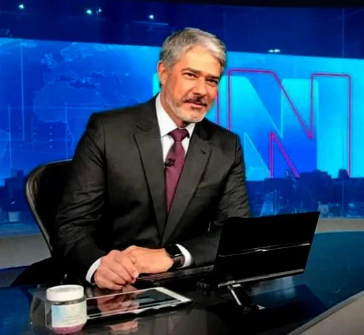 William Bonner - O jornalista paulista se chama William Bonemer Junior. Seu pai, William, falecido em 2016, e sua mãe, Maria Luisa, morta em 2019, eram filhos de imigrantes libaneses.  -  (crédito: Reprodução do Instagram @williambonner_cf)
