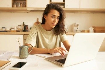 Podem participar alunos de graduação em jornalismo de faculdades sediadas no Distrito Federal -  (crédito: Reprodução/Freepik)