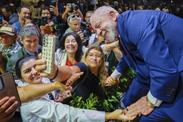 Lula (foto) foi tietado por apoiadores em evento bancado com dinheiro público em 3 de abril -  (crédito: Ricardo Stuckert/Planalto)