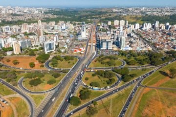A ideia do Pdot é realizar a melhorar a economia no DF, mudando o fluxo de pessoas e a configuração das vias, tirando das áreas centrais. - (crédito: Anderson Parreira/Agência Brasília) A ideia do Pdot é realizar a melhorar a economia no DF, mudando o fluxo de pessoas e a configuração das vias, tirando das áreas centrais. - (crédito: Anderson Parreira/Agência Brasília)