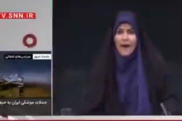 A apresentadora iraniana estava ao vivo, na emissora estatal IRIB, quando foi surpreendida pela explosão e deixou o local, enquanto escombros caíram do teto: Israel acusou empresa de usar sede para fins militares 