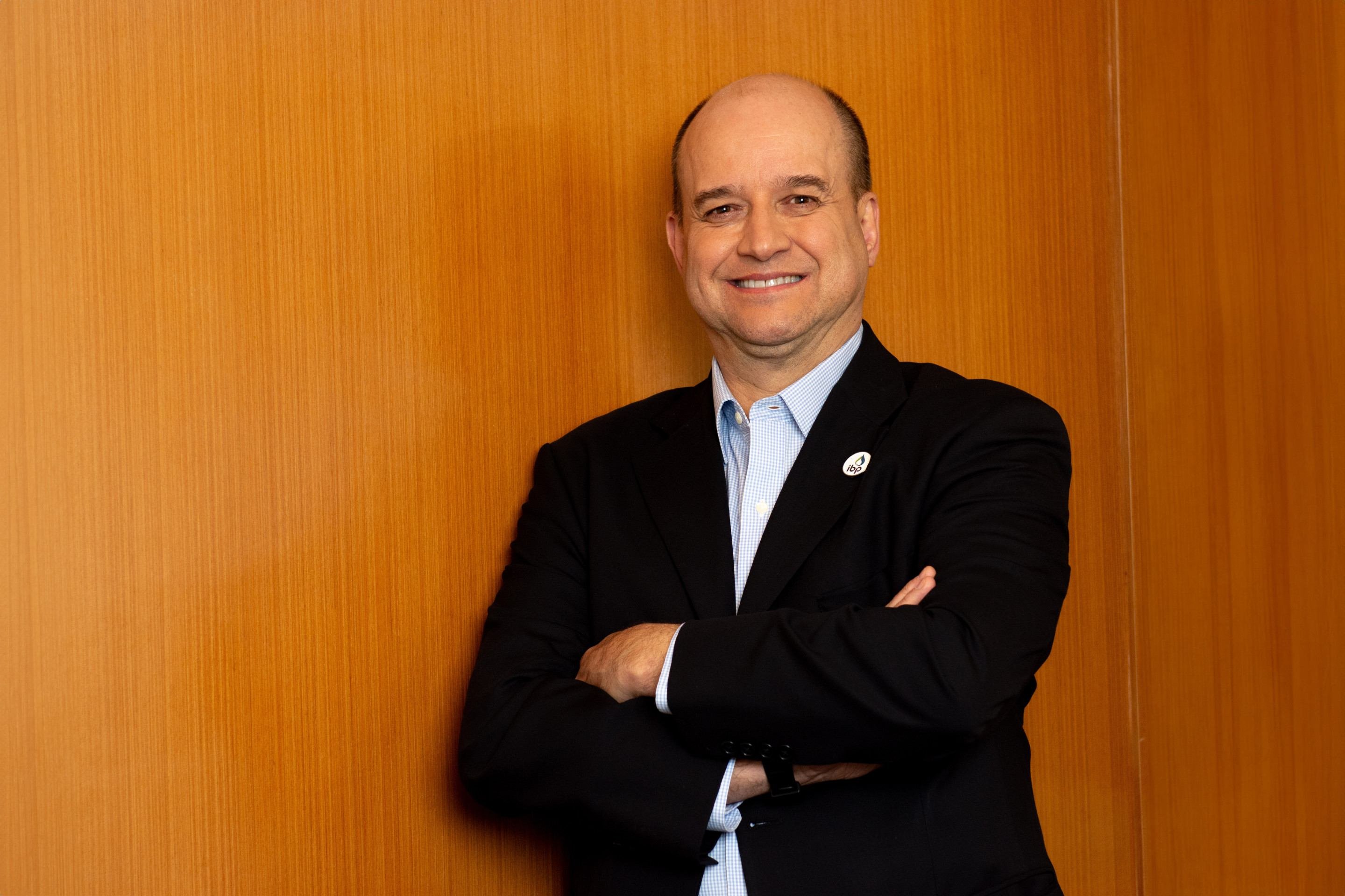 Roberto Ardenghy aponta que a cobrança do IS sobre a exportação de bens minerais é um retrocesso e erro estratégico.