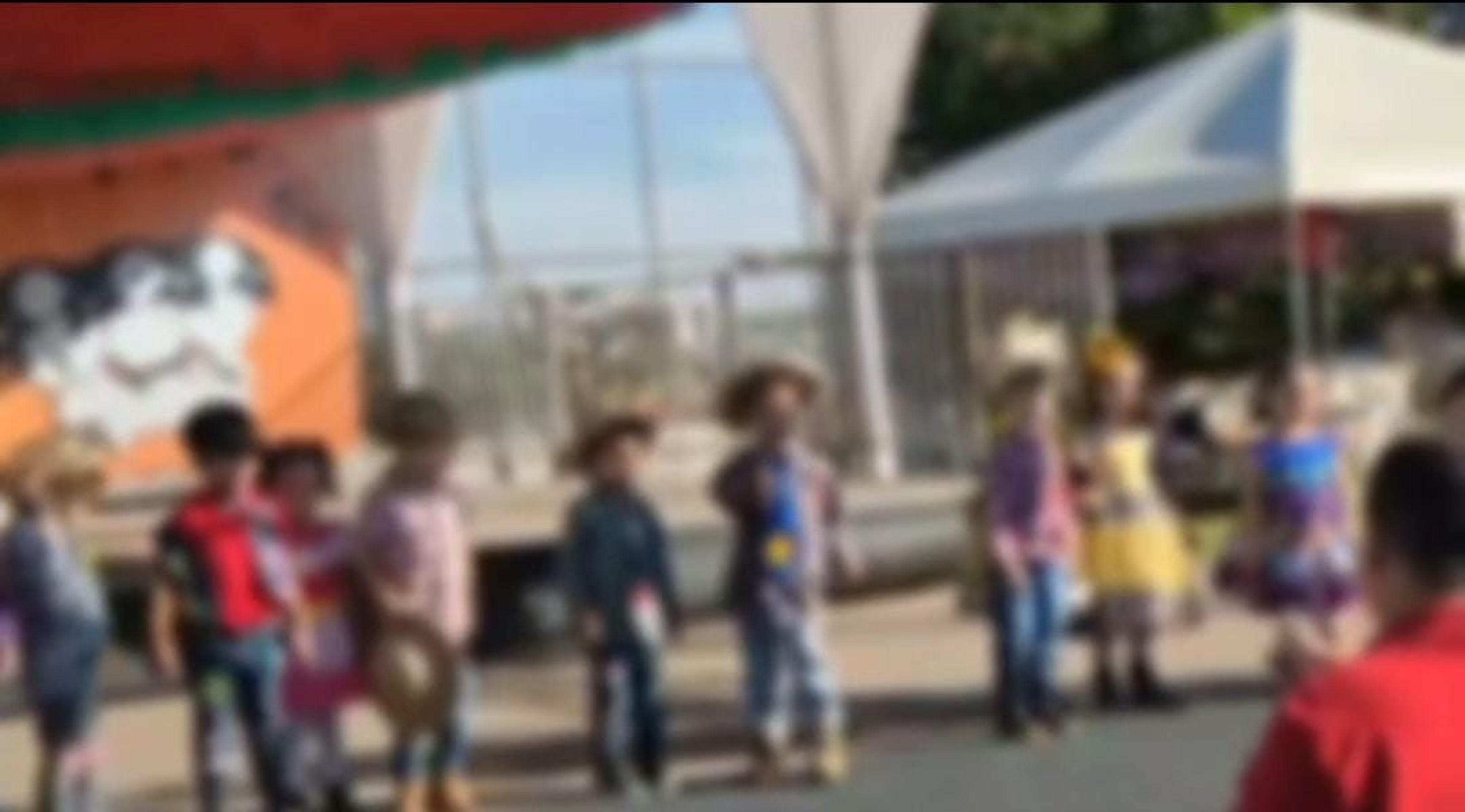 Homem invade palco e agride criança durante festa junina no DF; veja vídeo